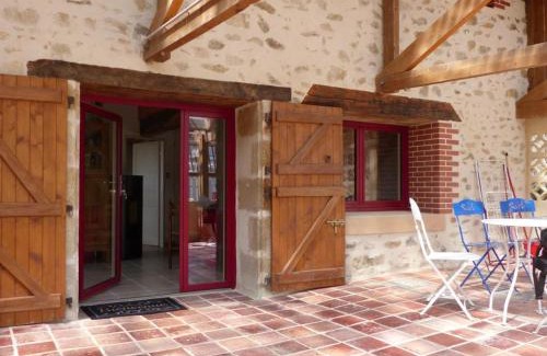 Blomard Casa | Ferme éco-restaurée avec jardin, jeux enfants et parking près de Néris les Bains - FR-1-489-40