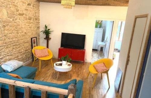 Druyes-les-Belles-Fontaines Casa | Ferme du 17ème siècle et jardin