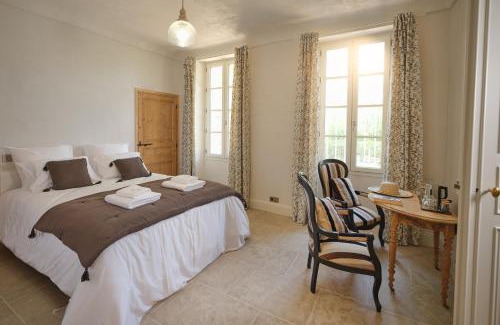 Le Val Cama Y Desayuno | Ferme Saint-Georges en Provence