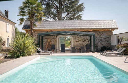 Lucq-de-Bearn Casa | Entre Jurançon y Pirineos Béarnaise granja con piscina cubierta climatizada.
