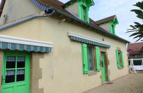 Saint-Aubin-le-Monial Casa | Fermette au cœur du bocage avec jardin clos, cheminée, wifi, et proche station thermale de Bourbon - FR-1-489-490