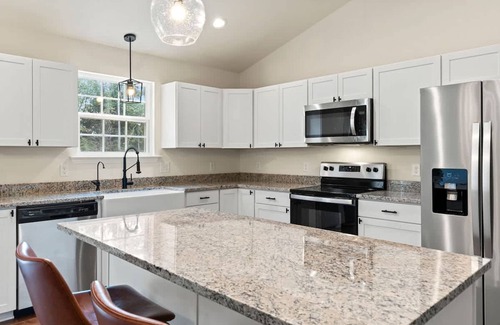 Cobham Casa | Fern Cottage - Family Home