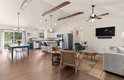 Cobham Casa | Fern Cottage - Family Home