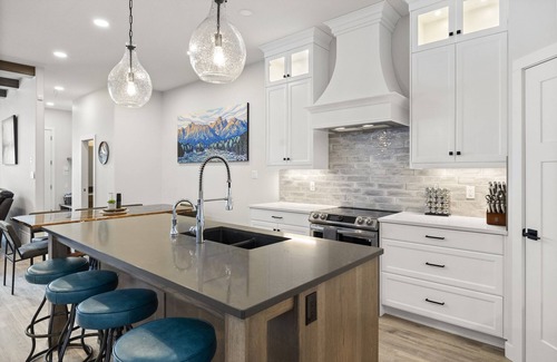 East Kootenay Casa | Fernie Alpine Resort Retreat | Swim Spa & Sauna A