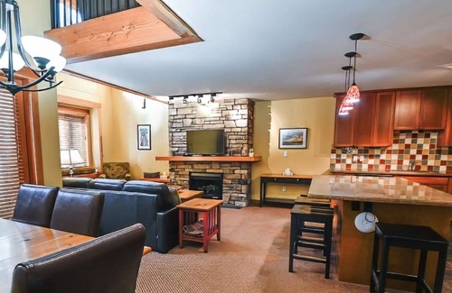 East Kootenay Casa | Fernie - Pinnacle Ridge Chalet 43-104