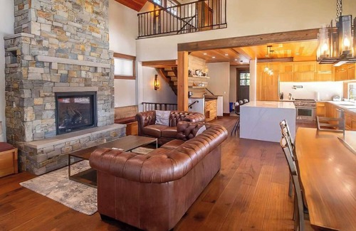 East Kootenay Casa | Fernie - Ski in/out Snow Creek Cabin #507