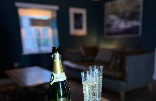 Richmond Casa | Fernlea Mews, luxury 2 bed 2 bath holiday home, central Richmond, Swaledale