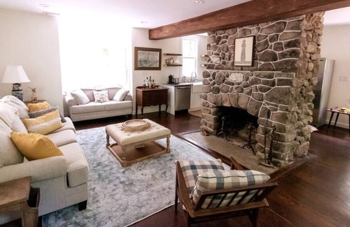 Skytop Cabaña | This cottage is a 3 bedroom(s), 2.5 bathrooms, located in Barrett Township, PA.