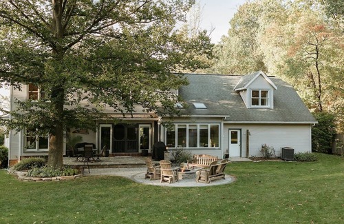 Strasburg Casa | This house is a 4 bedroom(s), 3 bathrooms, located in Paradise, PA.