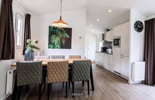 Cromvoirt Chalet De Esquí | ✓ Ferox at Résidence de Leuvert ✓ Holiday home for 5 persons ✓ Located near Den Bosch (Noord-Brabant) ✓ Near De IJzeren Man ✓ Book directly through the park