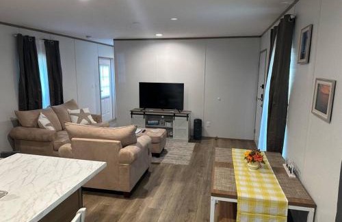 Cedar Island Casa | Ferry Retreat