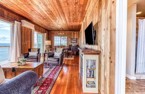 Point Roberts Casa | Ferry Viewer Cottage