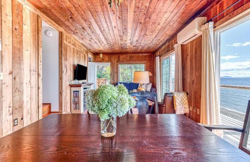 Point Roberts Casa | Ferry Viewer Cottage