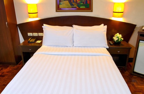 Santa Cruz Hotel | Fersal Hotel Manila