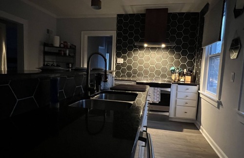 Milwaukee Casa | - Festival Ready - Luxury and Cozy - Near Stadium and Downtown