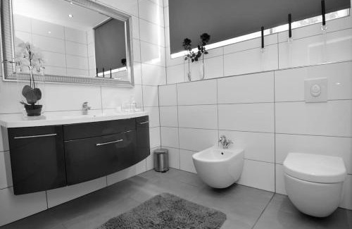 Schierstein Apartamento | Fetischhaus SM Apartment/Ferienwohnung Wiesbaden