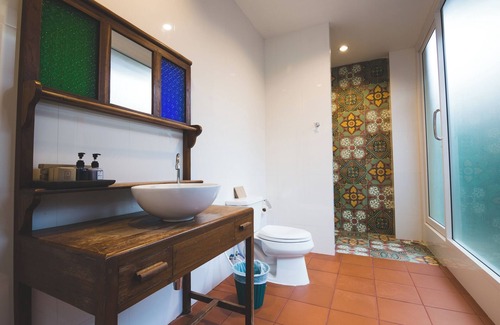 Wat Ratchabophit Casa | Feung Nakorn Balcony Rooms and Cafe