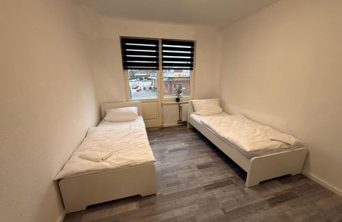 Center Apartamento | FeWo 8P 4Z Balkon Küche Zentral