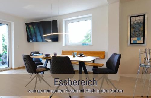 Hockelheim Apartamento | FeWo Blaue Lagune Northeim- neu, modern, geräumig - 100 qm - 3 Schlafzimmer- bis 6 Gäste, Kleinkinder reisen gratis - mit Garten, Grill & Terrasse - Fußbodenheizung - Smart-TV - Küche mit Backofen Spühlmaschine, Toaster - Fahrradkeller - nahe Göttingen