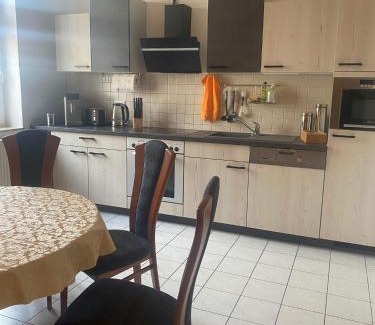 Dessau Apartamento | FeWo "Franzi" 5 Personen, zentrale Lage, Parkplatz