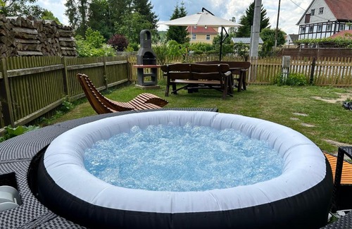 Grossschoenau Apartamento | Fewo Frushi mit Sauna & saisonalem Whirlpool im Zittauer Gebirge