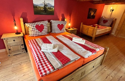 Grossschoenau Apartamento | Fewo Frushi mit Sauna & saisonalem Whirlpool im Zittauer Gebirge