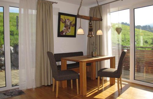 Kalzhofen Apartamento | FeWo Glockenstüble mit Schwimmbad und Sauna