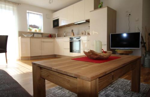 Kalzhofen Apartamento | FeWo Glockenstüble mit Schwimmbad und Sauna