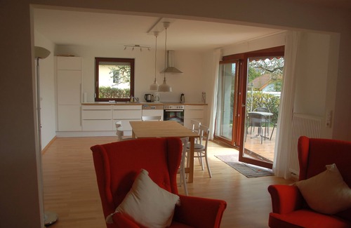 Hammelburg Apartamento | Fewo-hammelburg Gemütliche, Geräumige Ferienwohnung mit Terrasse und Garten