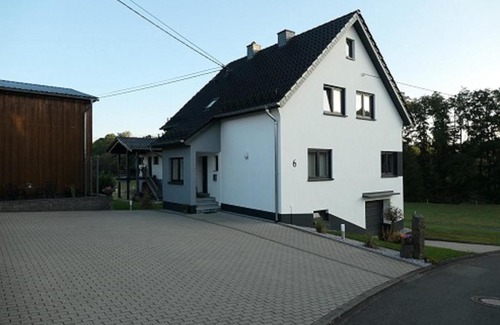 Hartlingen Apartamento | FEWO Hof Elbbachtal