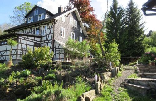 Hatzfeld Cama Y Desayuno | FeWo Landhaus Ederlust HeilungsRäume eV