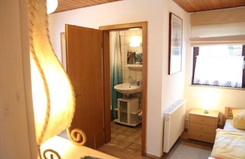 Hatzfeld Cama Y Desayuno | FeWo Landhaus Ederlust HeilungsRäume eV
