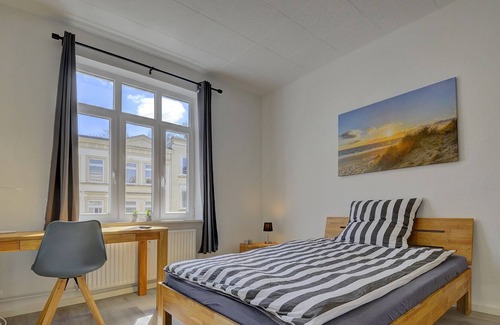 Nordstadt Apartamento | fewo1846 - Schiefe Stube / Cheap craftsman apartment with 3 bedrooms
