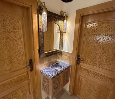 Fes Apartamento | Fez Spacious Stay with Moroccan Artisanal Charm