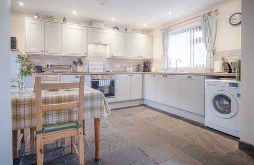 Crynant Cabaña | Fferm-Llong Cottage (Ship Farm) - 2 Bedroom -Rhossili