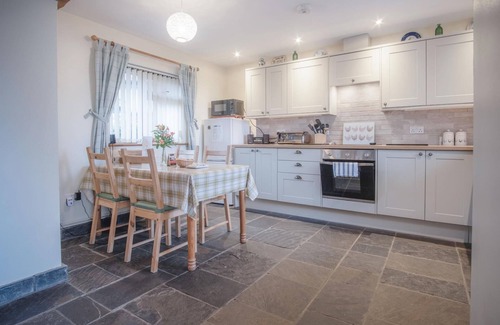 Crynant Cabaña | Fferm-Llong Cottage (Ship Farm) - 2 Bedroom -Rhossili