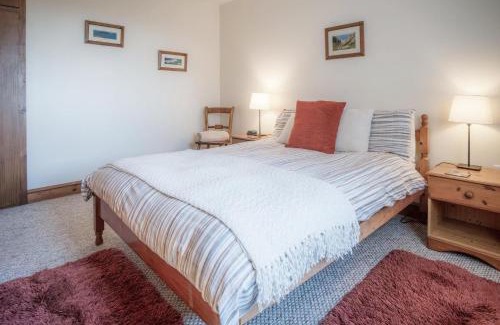 Crynant Casa | Fferm-Llong Cottage Ship Farm - 2 Bedroom -Rhossili