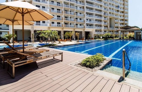 Diliman Condominio | Oasis tropical alimentado con fibra