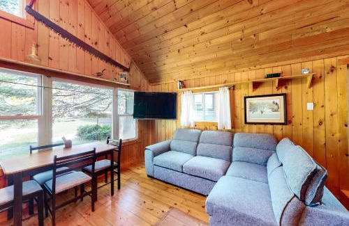 Wasaga Beach Casa | Fiddlers Green Cottage Two