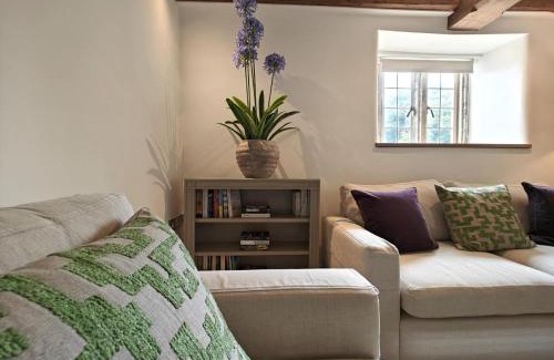 Corsham Casa | Field Cottage - Wiltshire