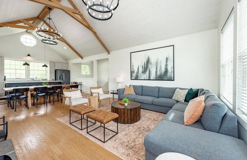 Waterfront Greens Casa | Field of Dreams: Golf Area, Lake Access, Tons of Community Amenities!