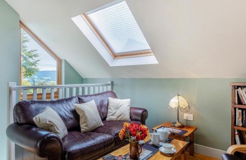 Cynghordy Casa | Field View