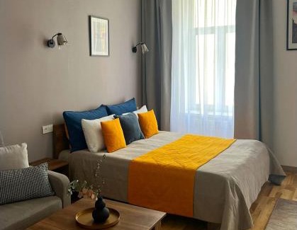 Lviv City Center Apartamento | Fiesta Apartment on Franka 2BR-6P
