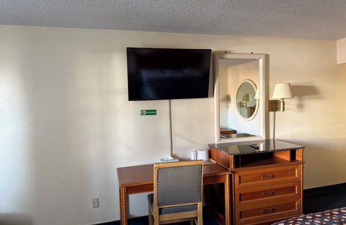Bell Gardens Hotel | Fiesta Inn- Bell Gardens/ Los Angeles