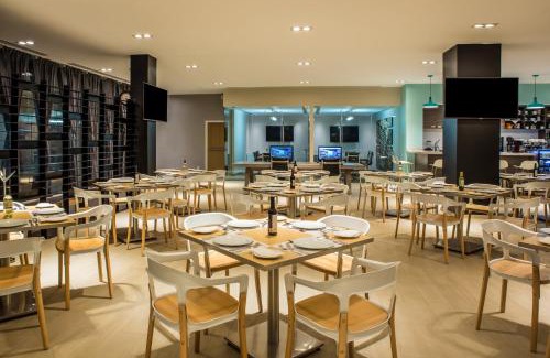 Downtown Mexico City Hotel | Fiesta Inn Express Ciudad de México Forum Buenavista