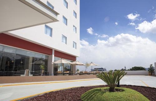 Granja Hotel | Fiesta Inn Guadalajara Periferico Poniente