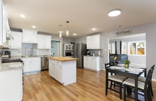 Arena District Apartamento | Fiesta! mins to Frost Bank CTR, Riverwalk Alamo