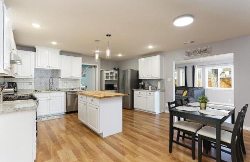 Arena District Apartamento | Fiesta! mins to Frost Bank CTR, Riverwalk Alamo