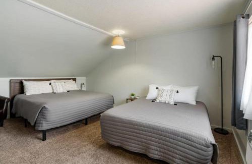 Mayfield Apartamento | Fife Lake Lodge 3 Multi-Level Units in One!