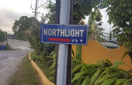 Eastwood Park Casa | Quince minutos por encima de Kingston, Jamaica, está la "Luz del Norte"